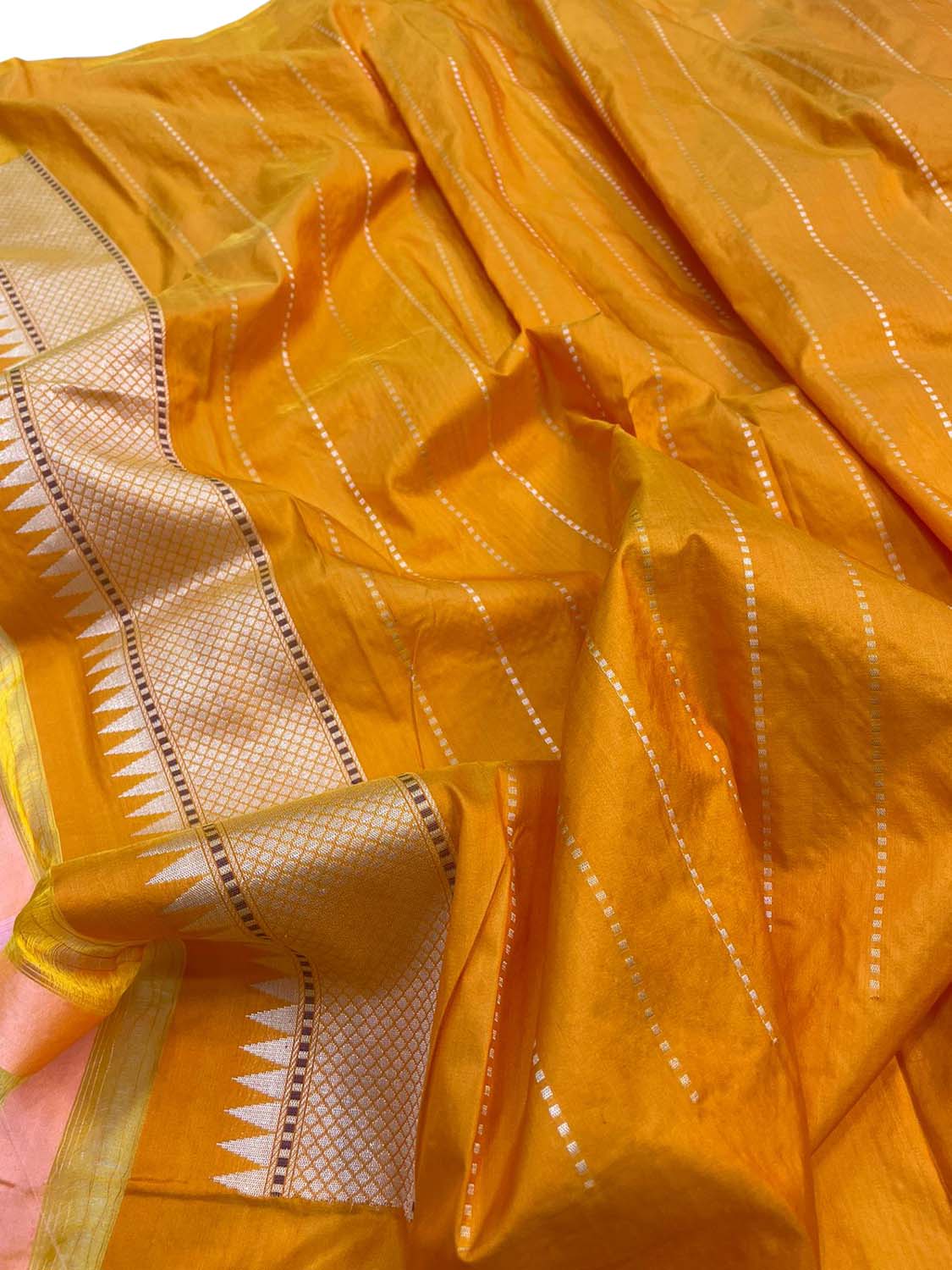 Exquisite Yellow Banarasi Handloom Pure Katan Silk Saree - Luxurion World