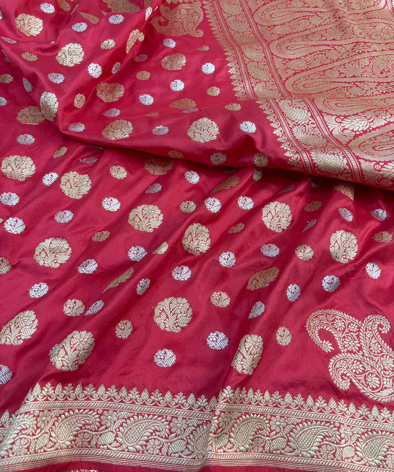 Exquisite Red Banarasi Handloom Pure Katan Silk Sona Roopa Saree - Luxurion World