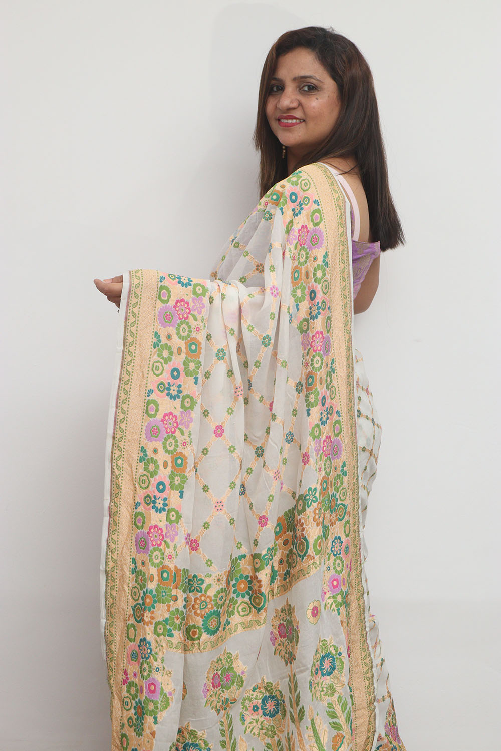 Stunning Dyeable Banarasi Pure Georgette Meenakari Flower Design Saree - Luxurion World