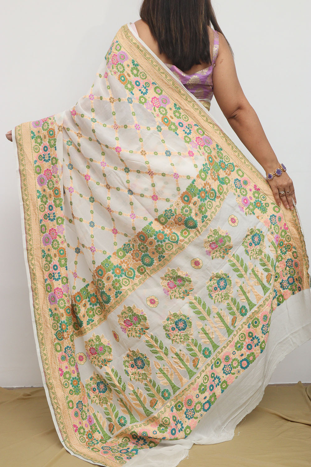Stunning Dyeable Banarasi Pure Georgette Meenakari Flower Design Saree - Luxurion World