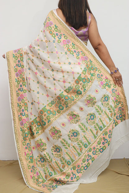 Stunning Dyeable Banarasi Pure Georgette Meenakari Flower Design Saree - Luxurion World