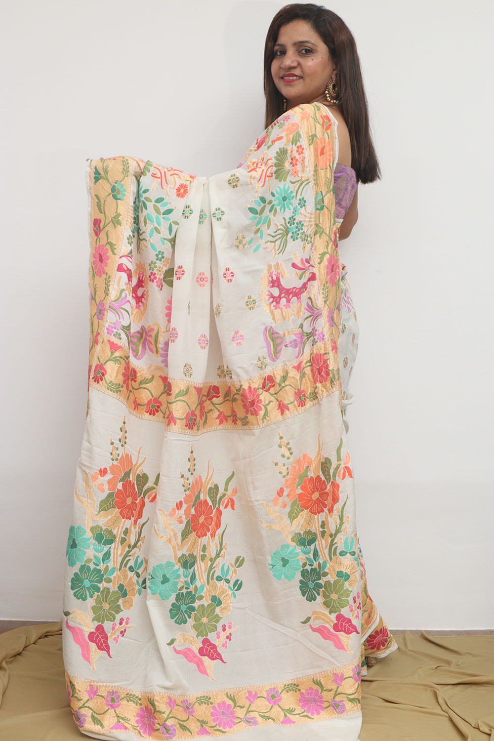 Dyeable Meenakari Banarasi Pure Georgette Flower Design Saree - Luxurion World