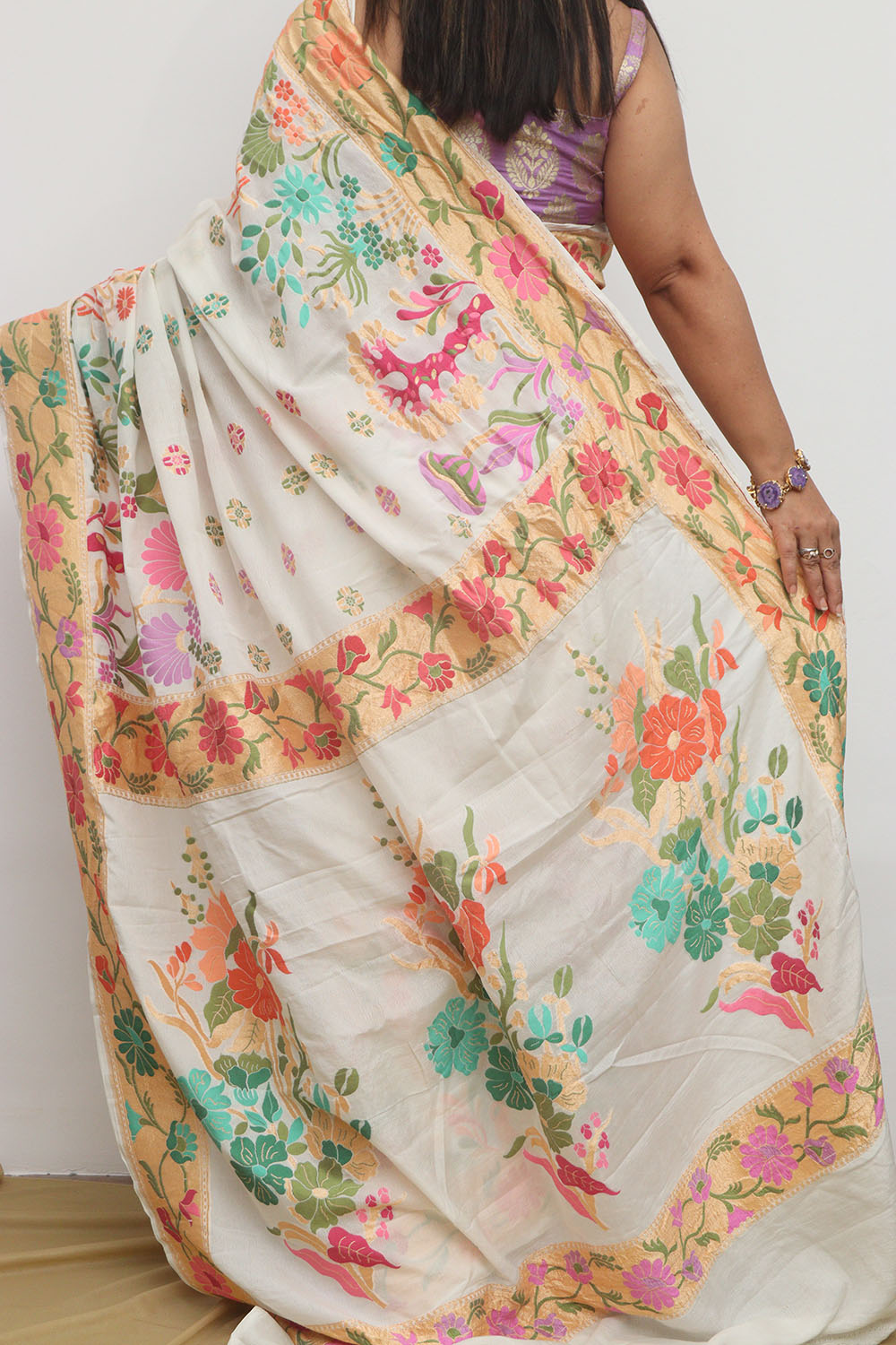 Dyeable Meenakari Banarasi Pure Georgette Flower Design Saree - Luxurion World