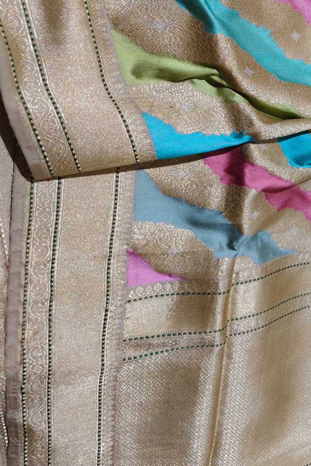 Exquisite Multicolor Banarasi Handloom Pure Katan Silk Rangkat Saree - Luxurion World