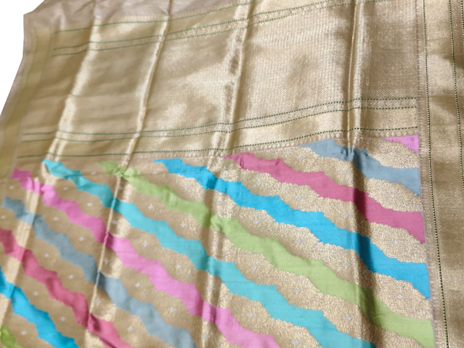 Exquisite Multicolor Banarasi Handloom Pure Katan Silk Rangkat Saree - Luxurion World