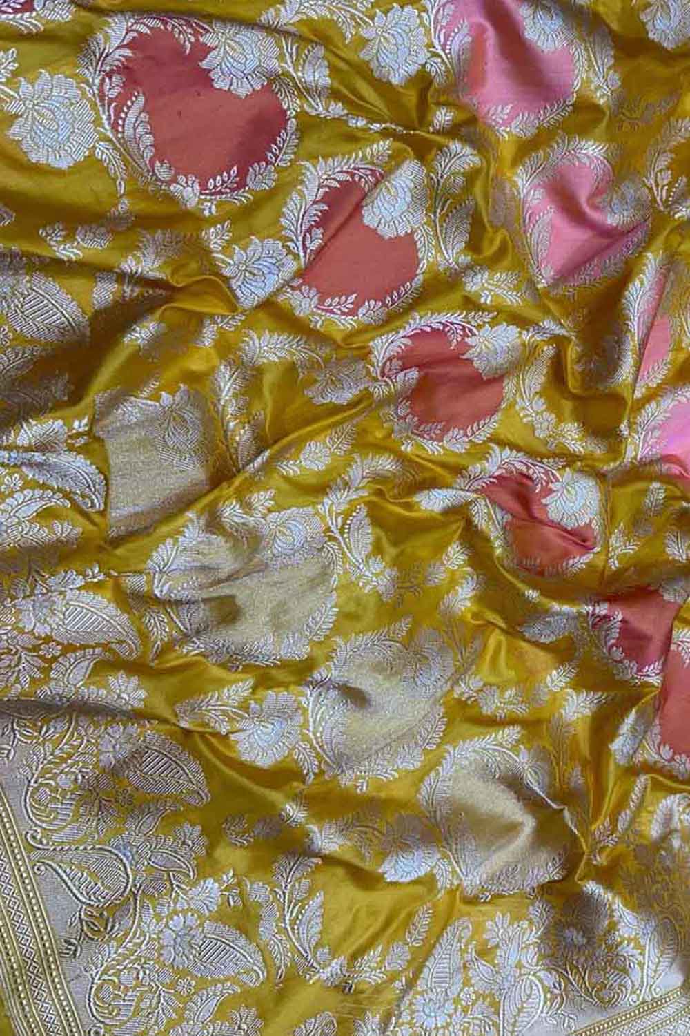 Exquisite Yellow Banarasi Handloom Pure Katan Silk Rangkat Saree - Luxurion World