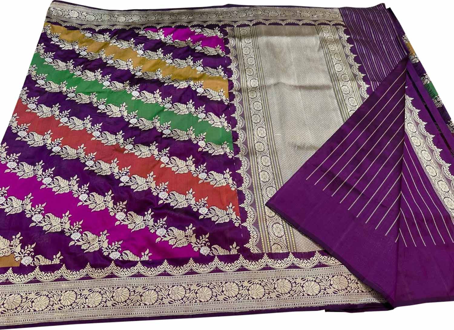 Exquisite Multicolor Banarasi Handloom Pure Katan Silk Rangkat Saree - Luxurion World
