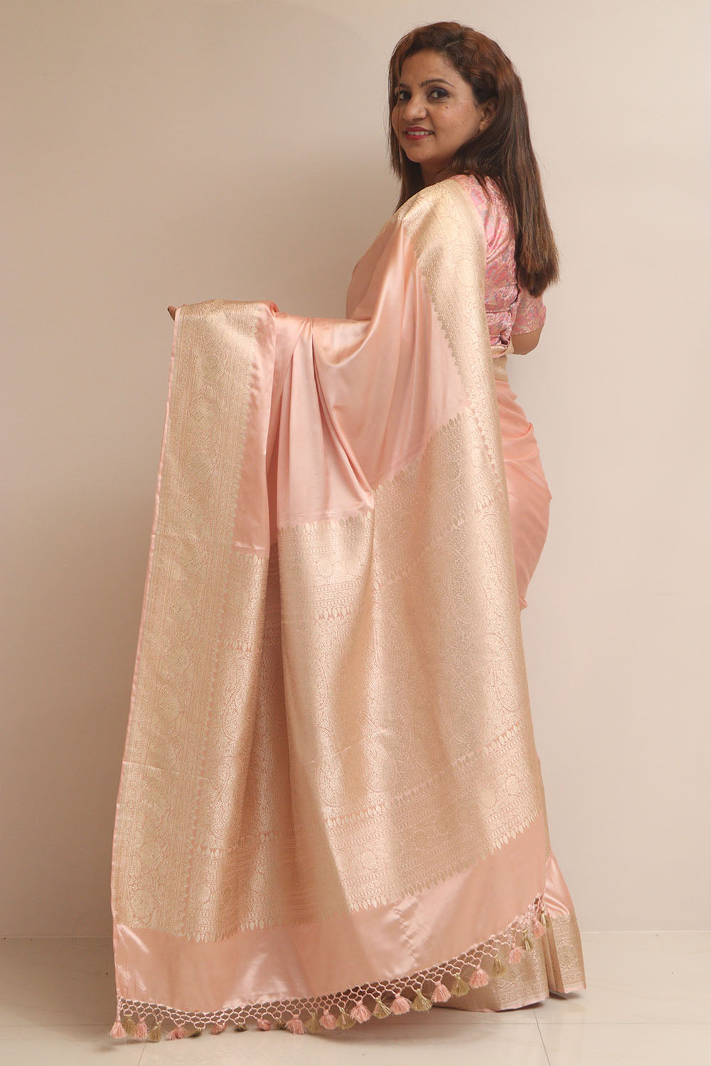 Peach Banarasi Handloom Pure Mashru Silk Plain Saree - Luxurion World