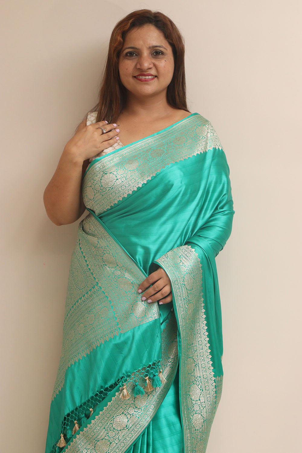 Sea Green Banarasi Handloom Pure Mashru Silk Plain Saree - Luxurion World