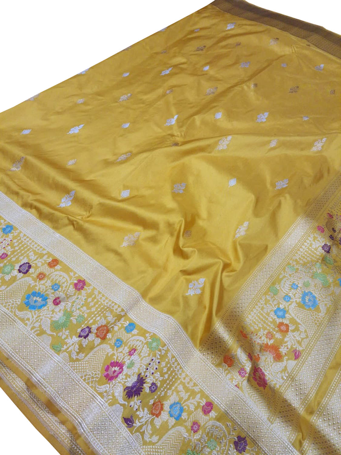 Exquisite Yellow Banarasi Handloom Pure Katan Silk Meenakari Saree - Luxurion World