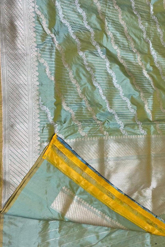 Green Banarasi Handloom Pure Katan Silk Kadwa Lehariya Jangla Saree - Luxurion World