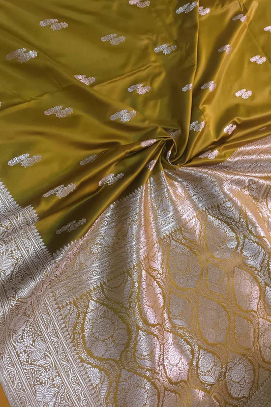 Emerald Elegance: Green Banarasi Silk Saree