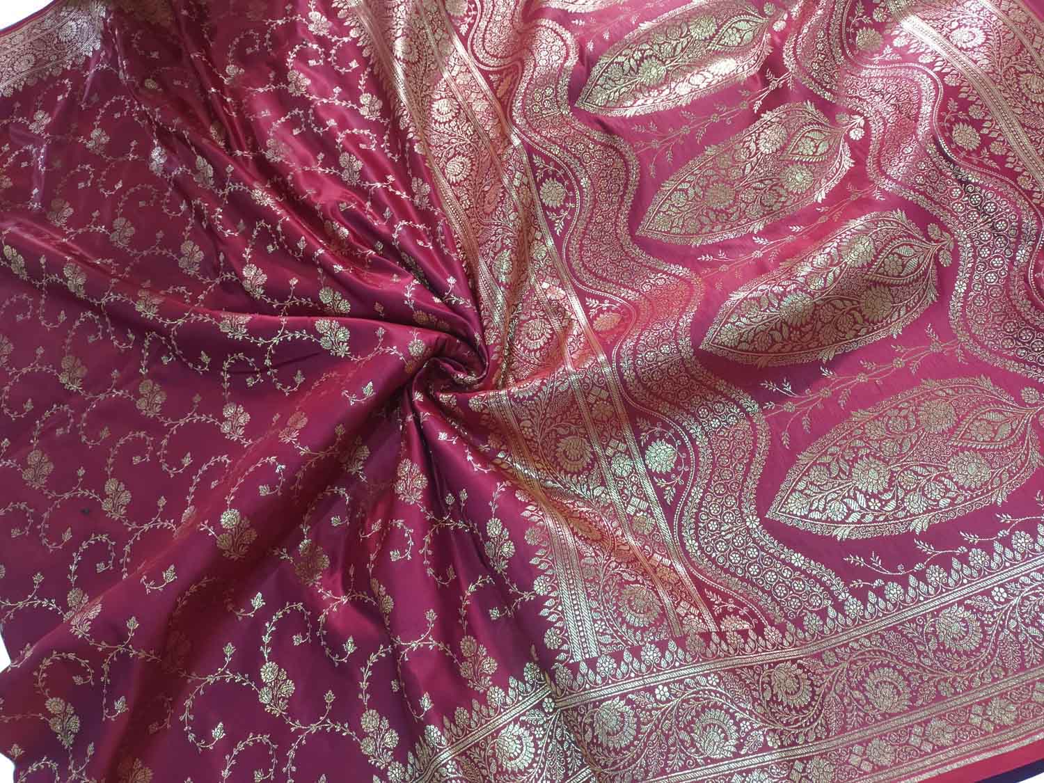 Exquisite Purple Banarasi Silk Saree - Luxurion World