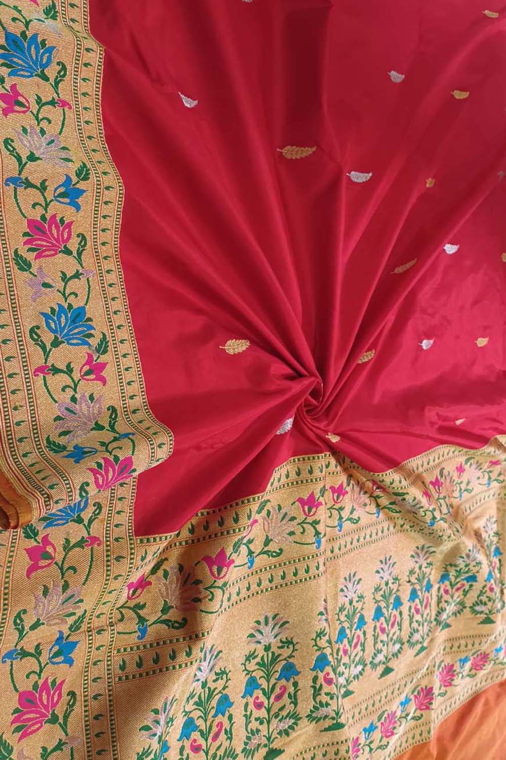 Exquisite Red Handloom Banarasi Pure Katan Silk Saree - Luxurion World