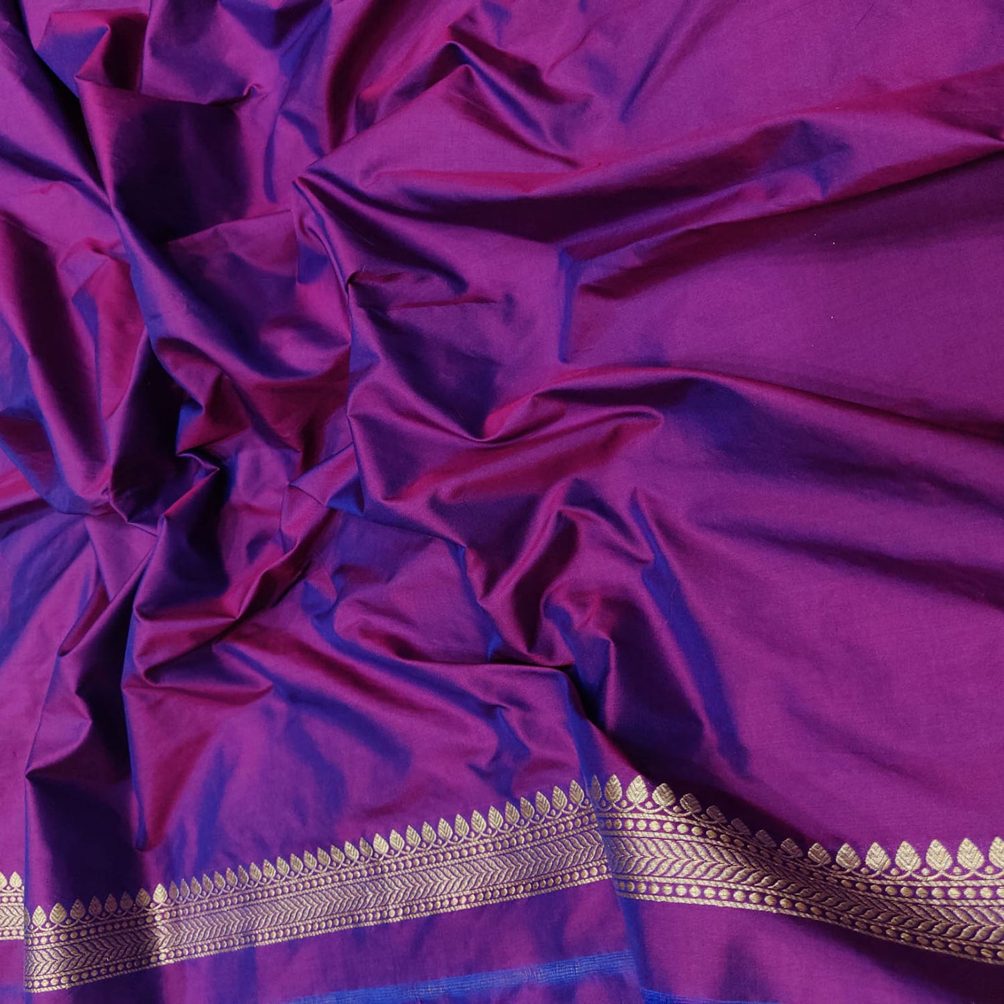 Elegant Purple Banarasi Handloom Pure Katan Silk Saree - Luxurion World