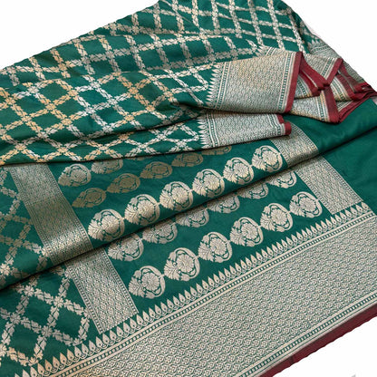 Exquisite Green Banarasi Handloom Pure Katan Silk Saree - Luxurion World