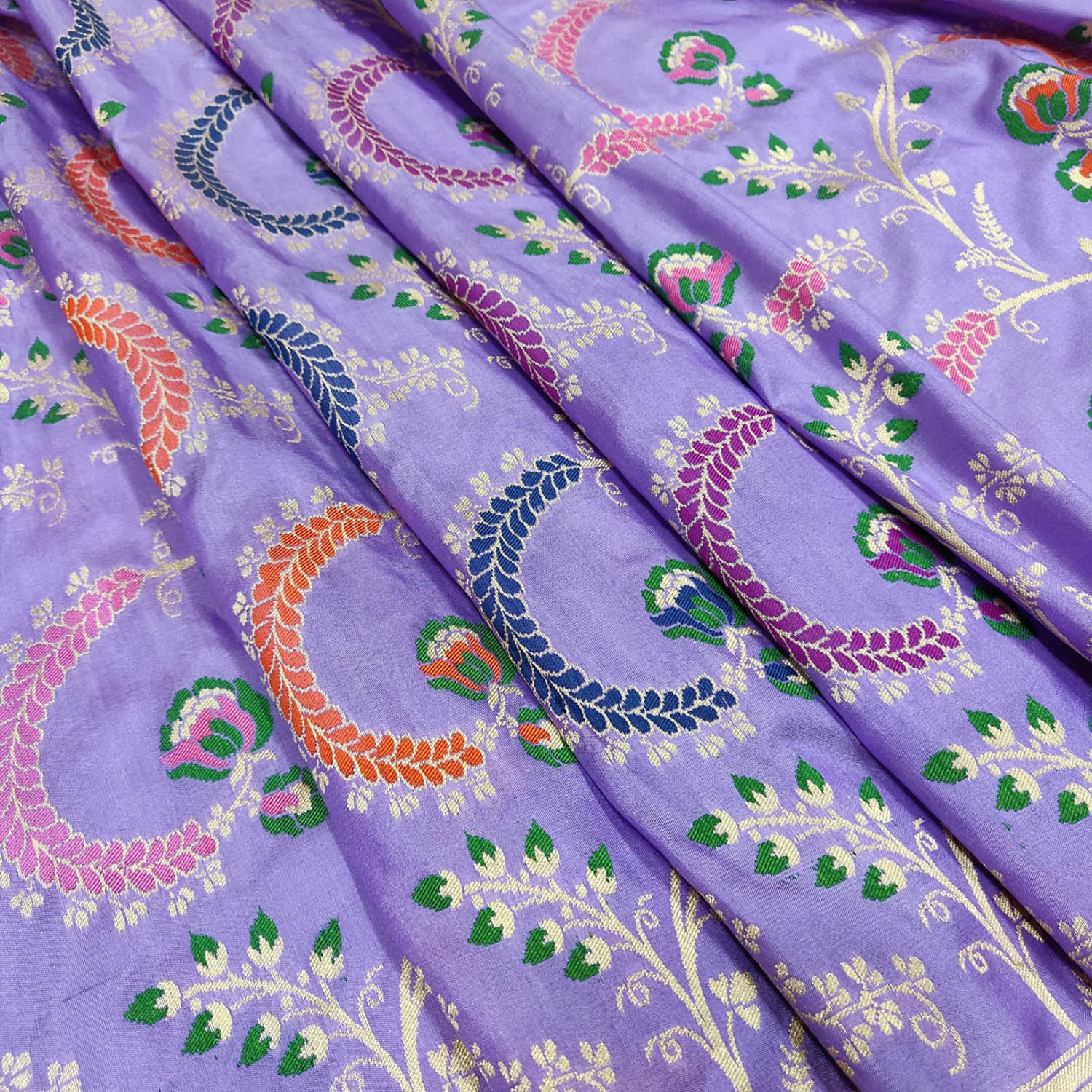 Exquisite Purple Banarasi Handloom Pure Katan Silk Saree - Luxurion World