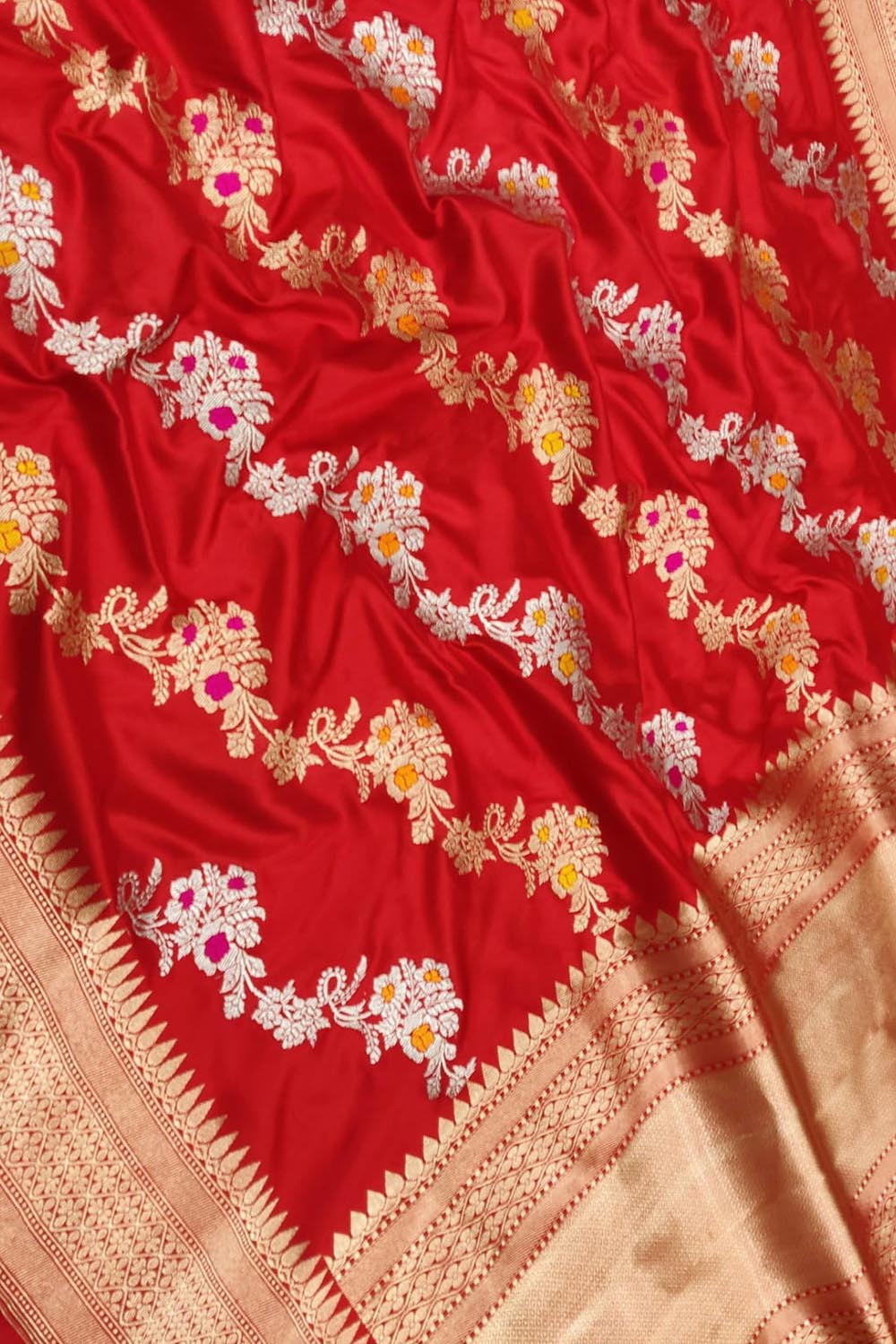 Red Handloom Banarasi Pure Katan Silk Sona Roopa Flower Design Saree - Luxurion World
