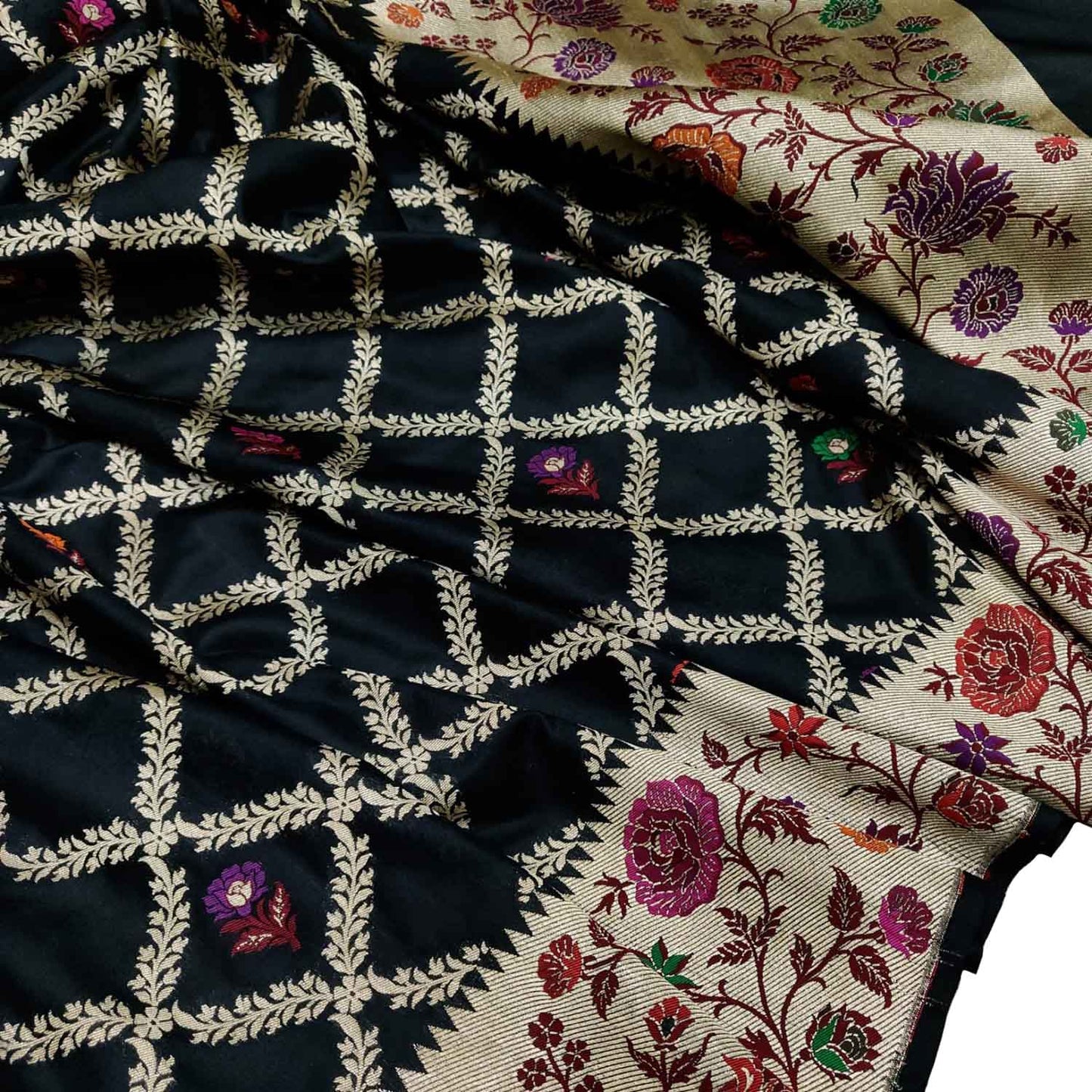 Elegant Black Banarasi Handloom Pure Katan Silk Flower Design Meenakari Saree - Luxurion World