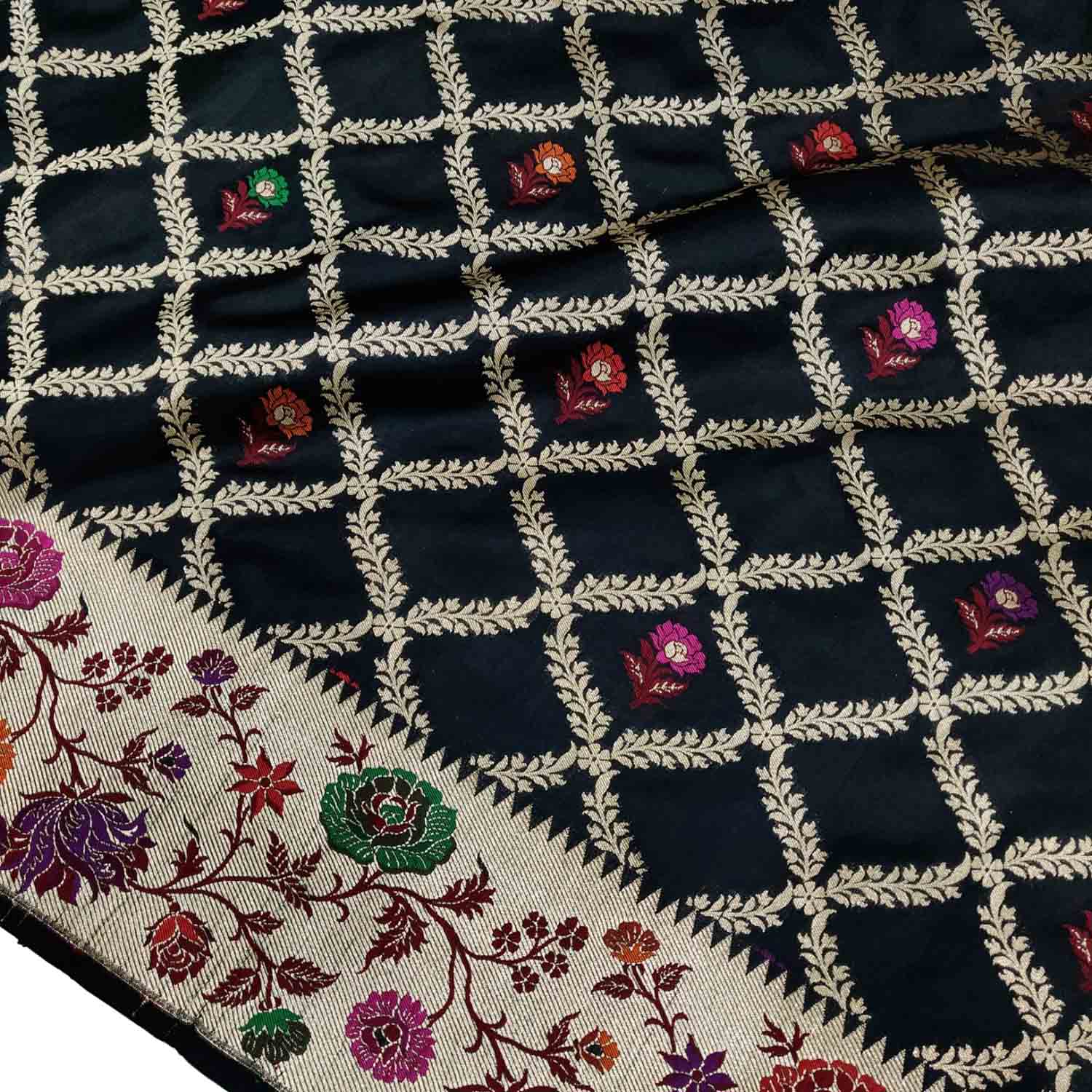 Elegant Black Banarasi Handloom Pure Katan Silk Flower Design Meenakari Saree - Luxurion World
