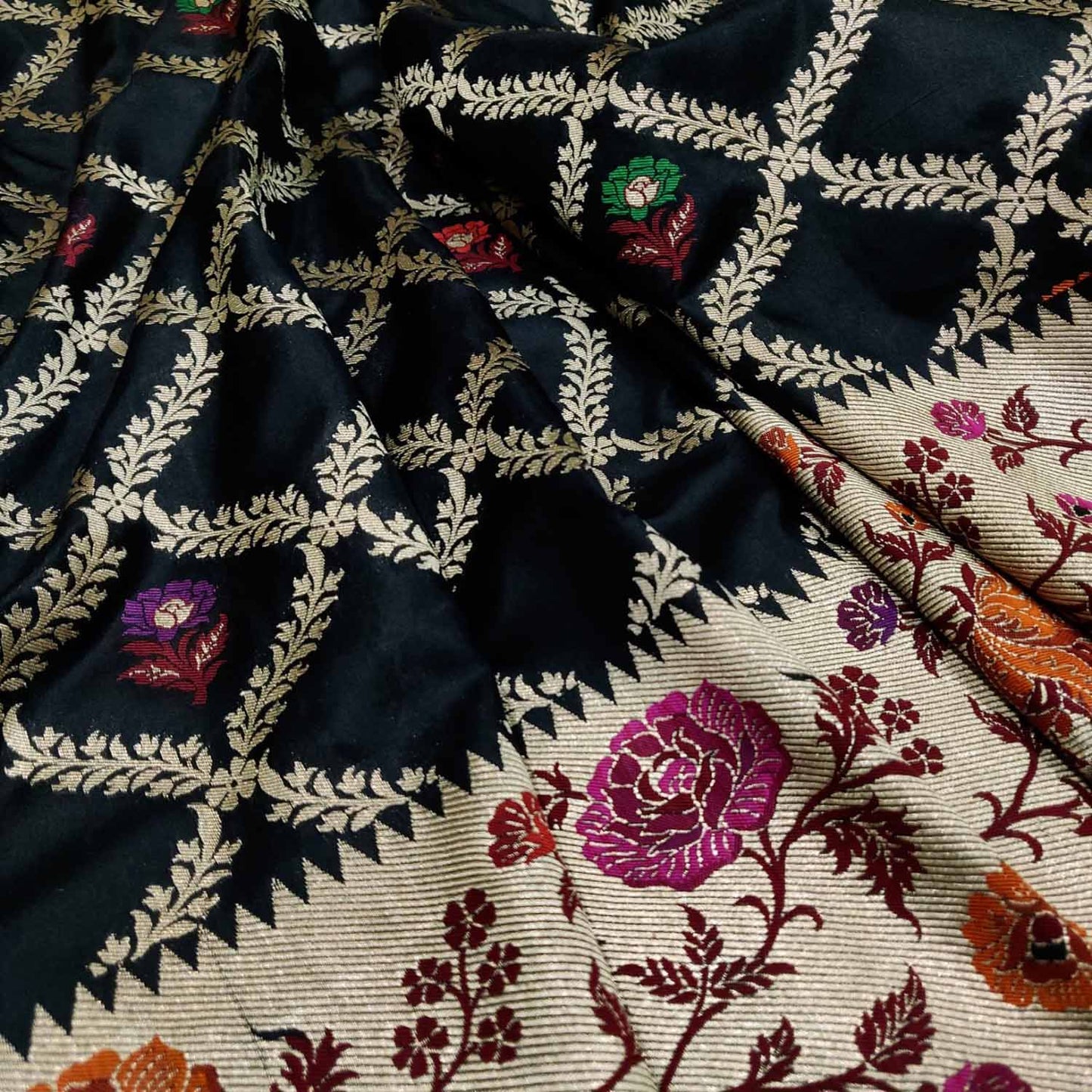 Elegant Black Banarasi Handloom Pure Katan Silk Flower Design Meenakari Saree - Luxurion World