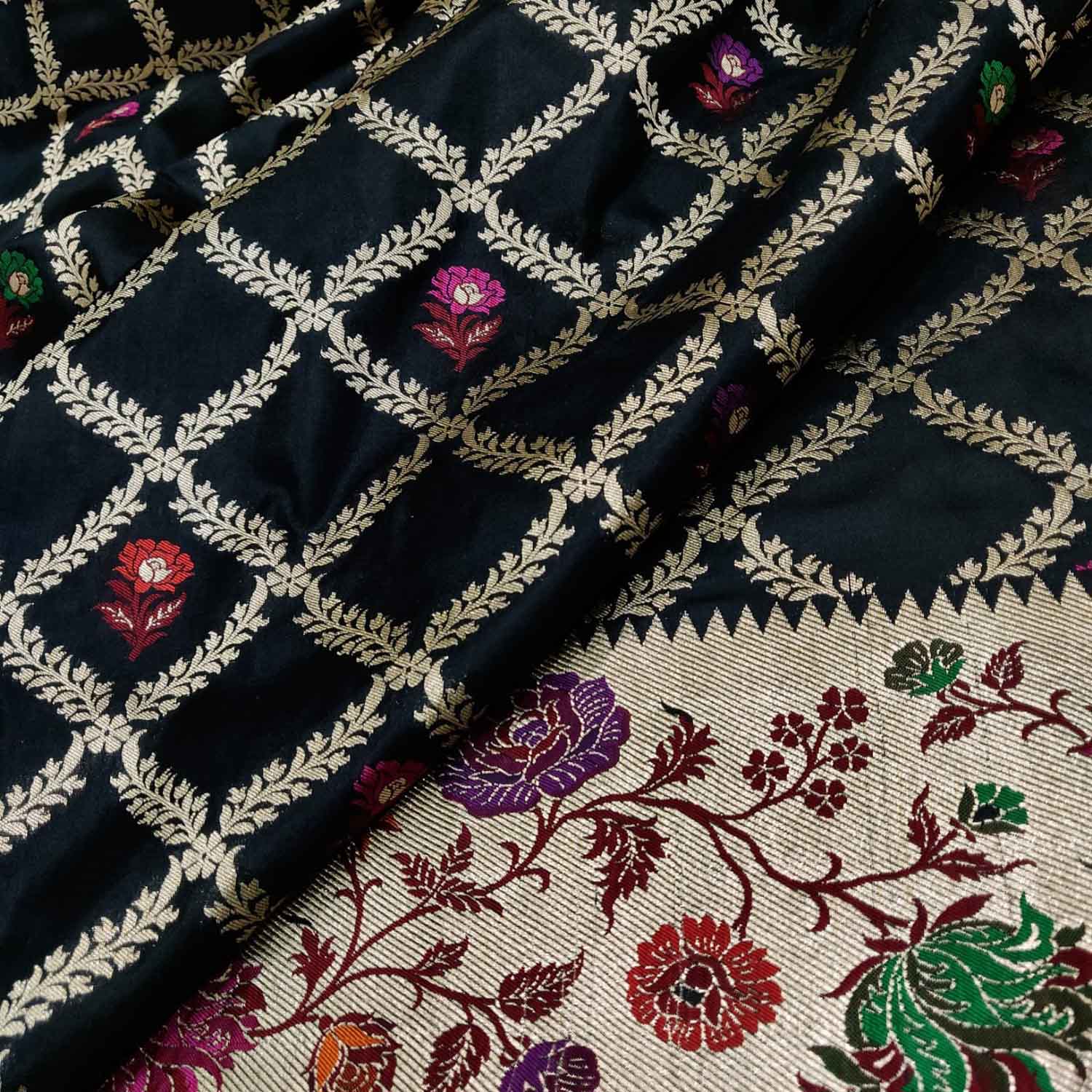 Elegant Black Banarasi Handloom Pure Katan Silk Flower Design Meenakari Saree - Luxurion World