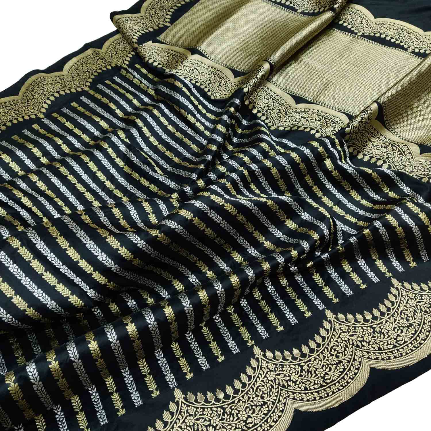 Exquisite Black Banarasi Handloom Pure Katan Silk Sona Roopa Saree - Luxurion World