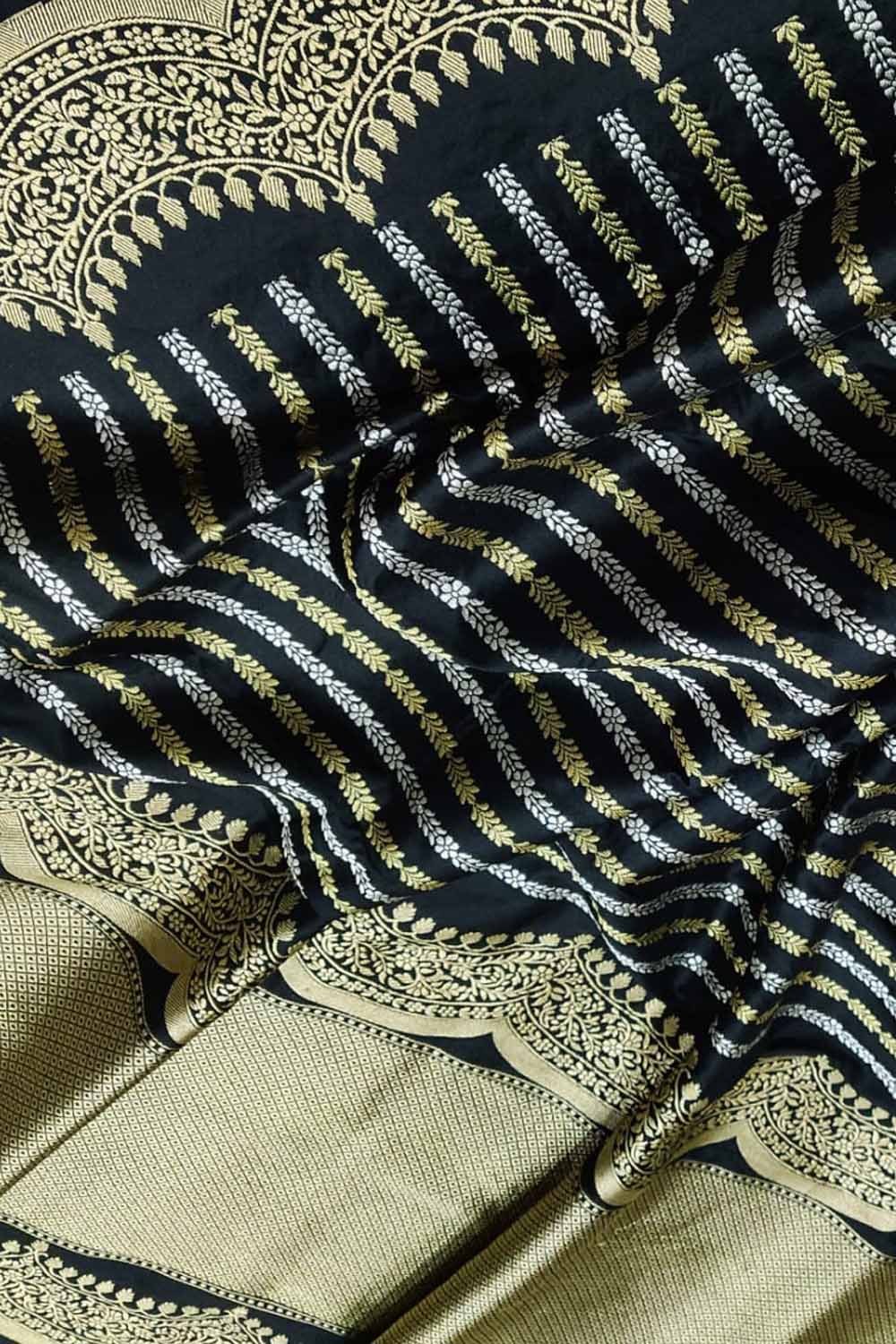 Exquisite Black Banarasi Handloom Pure Katan Silk Sona Roopa Saree - Luxurion World