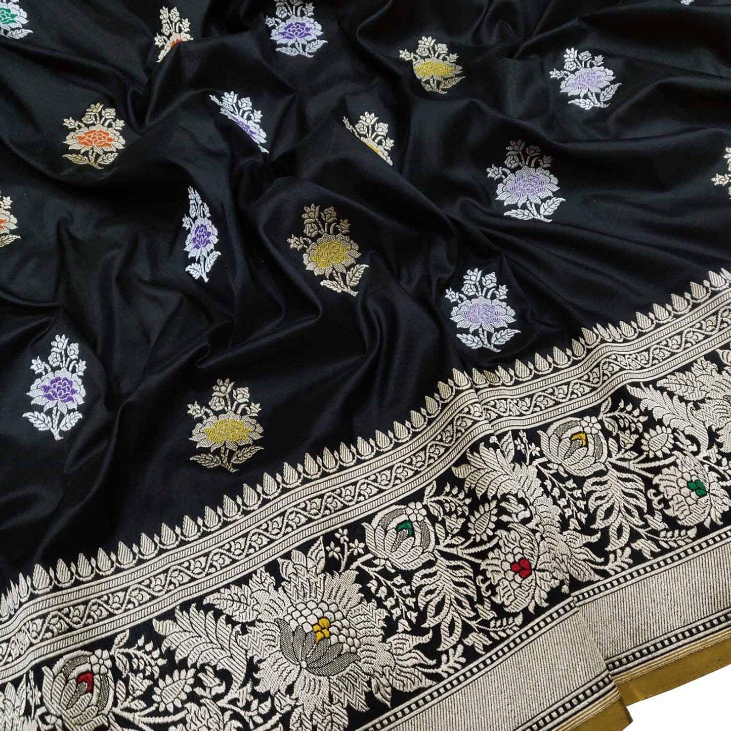 Elegant Black Banarasi Handloom Pure Katan Silk Flower Design Meenakari Saree - Luxurion World