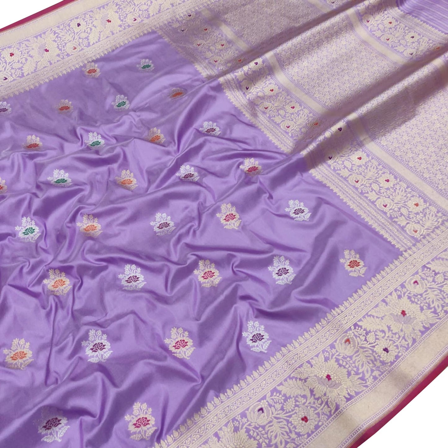 Exquisite Purple Handloom Banarasi Pure Katan Silk Flower Design Meenakari Saree - Luxurion World