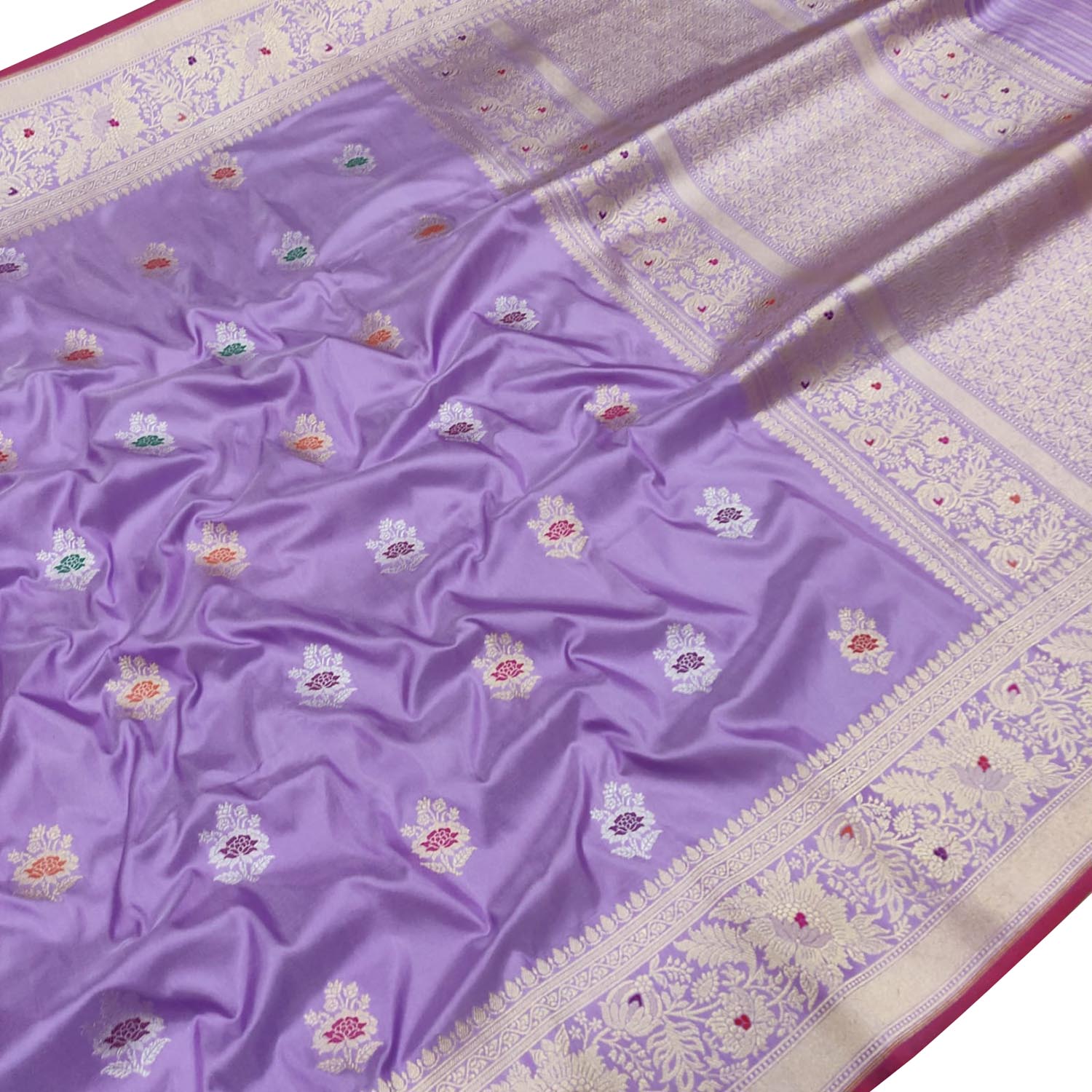 Exquisite Purple Handloom Banarasi Pure Katan Silk Flower Design Meenakari Saree - Luxurion World