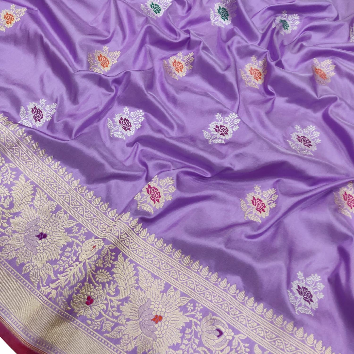 Exquisite Purple Handloom Banarasi Pure Katan Silk Flower Design Meenakari Saree - Luxurion World