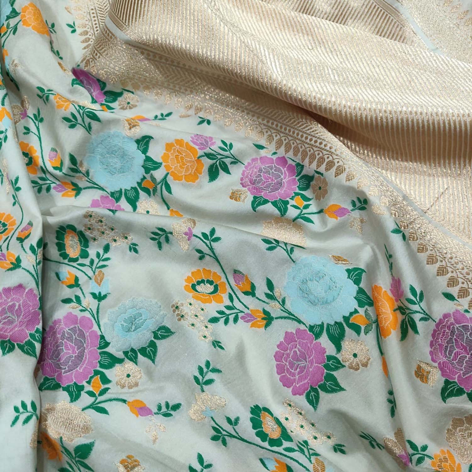 Elegant Off White Handloom Banarasi Pure Katan Silk Flower Design Meenakari Saree - Luxurion World