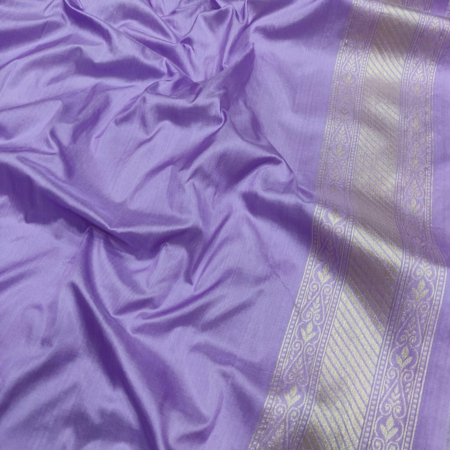 Purple Banarasi Handloom Pure Katan Silk Flower Design Meenakari Saree - Luxurion World
