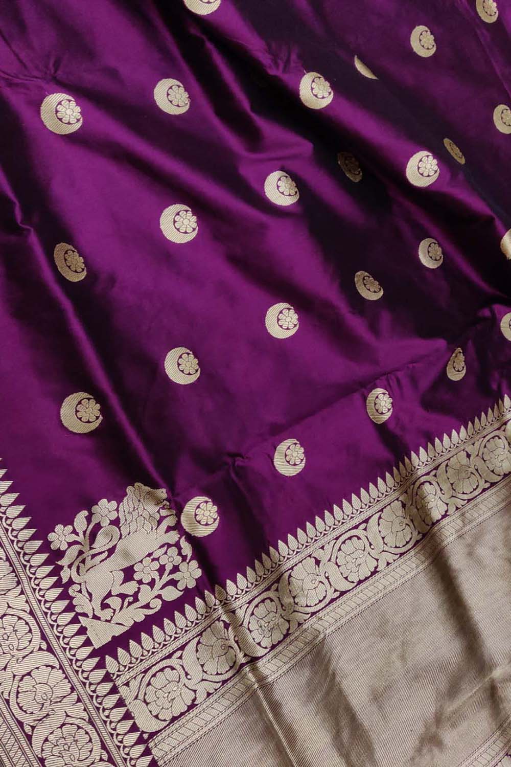 Elegant Purple Handloom Banarasi Pure Katan Silk Chand Booti Design Saree - Luxurion World