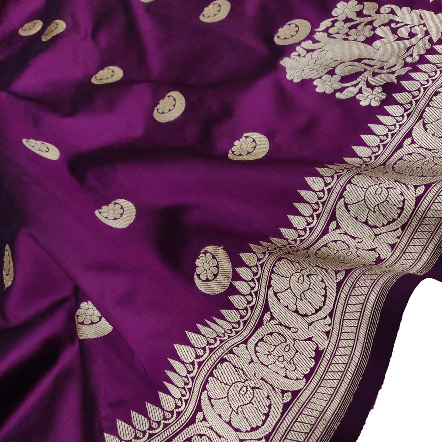 Elegant Purple Handloom Banarasi Pure Katan Silk Chand Booti Design Saree - Luxurion World