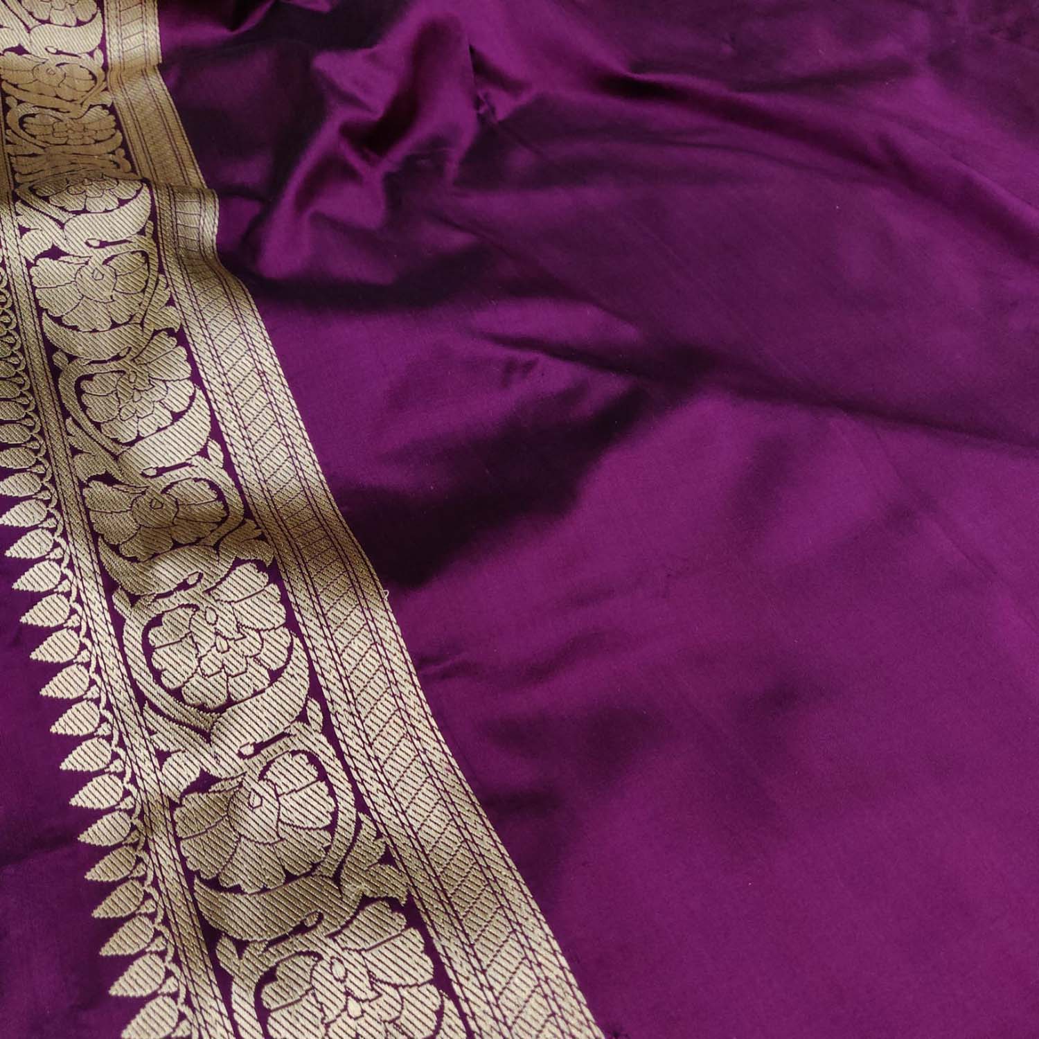 Elegant Purple Handloom Banarasi Pure Katan Silk Chand Booti Design Saree - Luxurion World