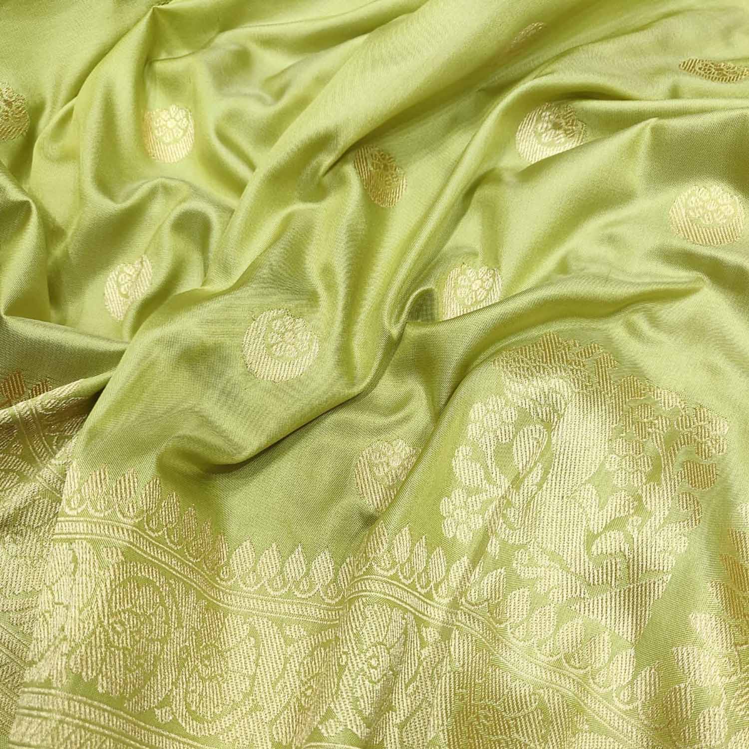 Elegant Green Handloom Banarasi Pure Katan Silk Chand Booti Design Saree - Luxurion World