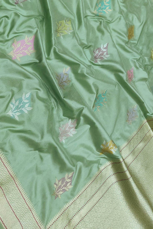 Green Handloom Banarasi Pure Katan Silk Flower Design Saree - Luxurion World