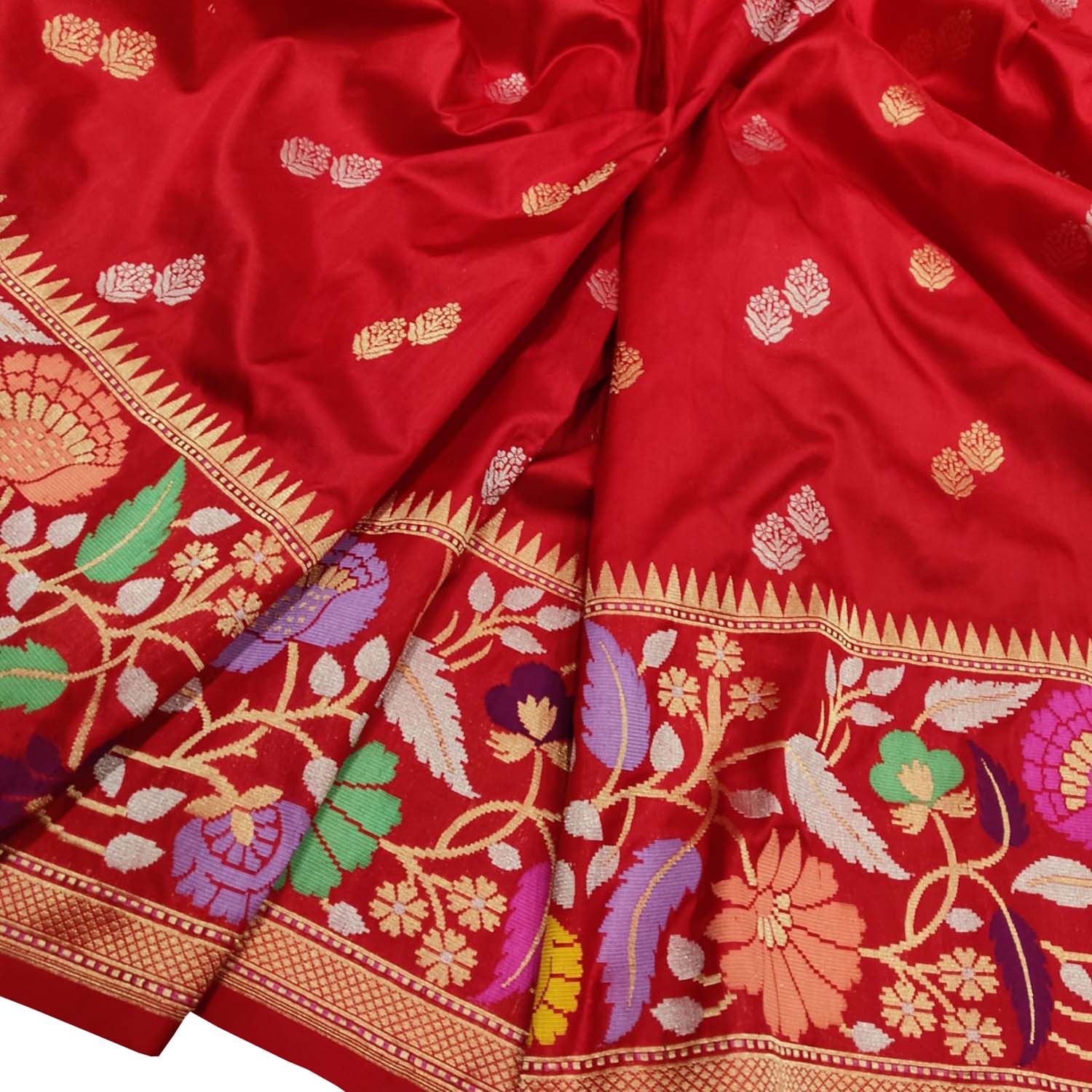 Red Handloom Banarasi Pure Katan Silk Flower Design Meenakari Saree - Luxurion World