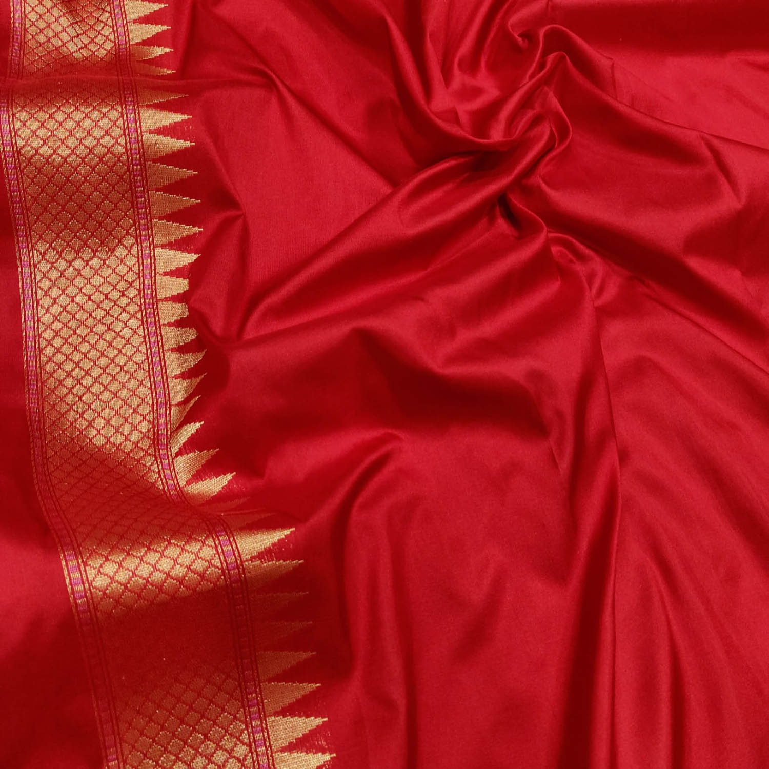 Red Handloom Banarasi Pure Katan Silk Flower Design Meenakari Saree - Luxurion World