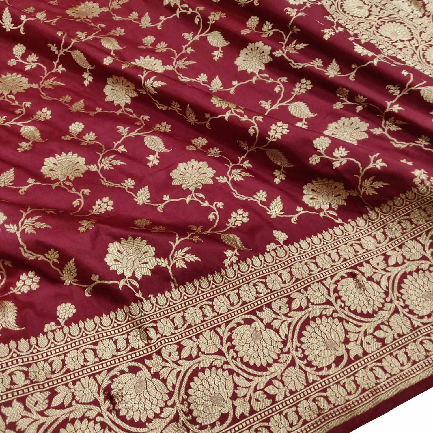 Maroon Handloom Banarasi Pure Katan Silk Flower Design Jaal Work Saree - Luxurion World