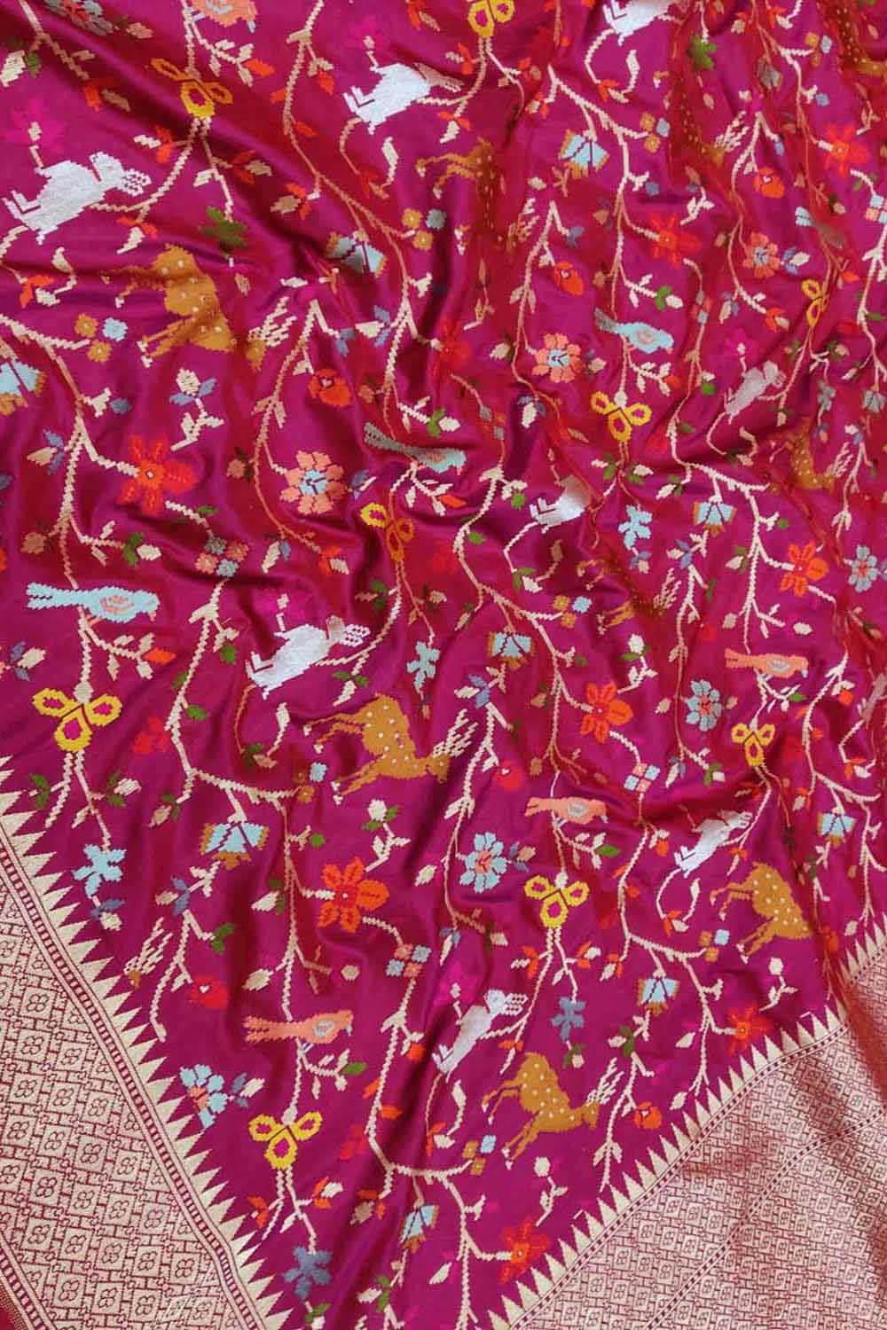 Pink Handloom Banarasi Pure Katan Silk Animal , Bird & Flower Design Saree - Luxurion World