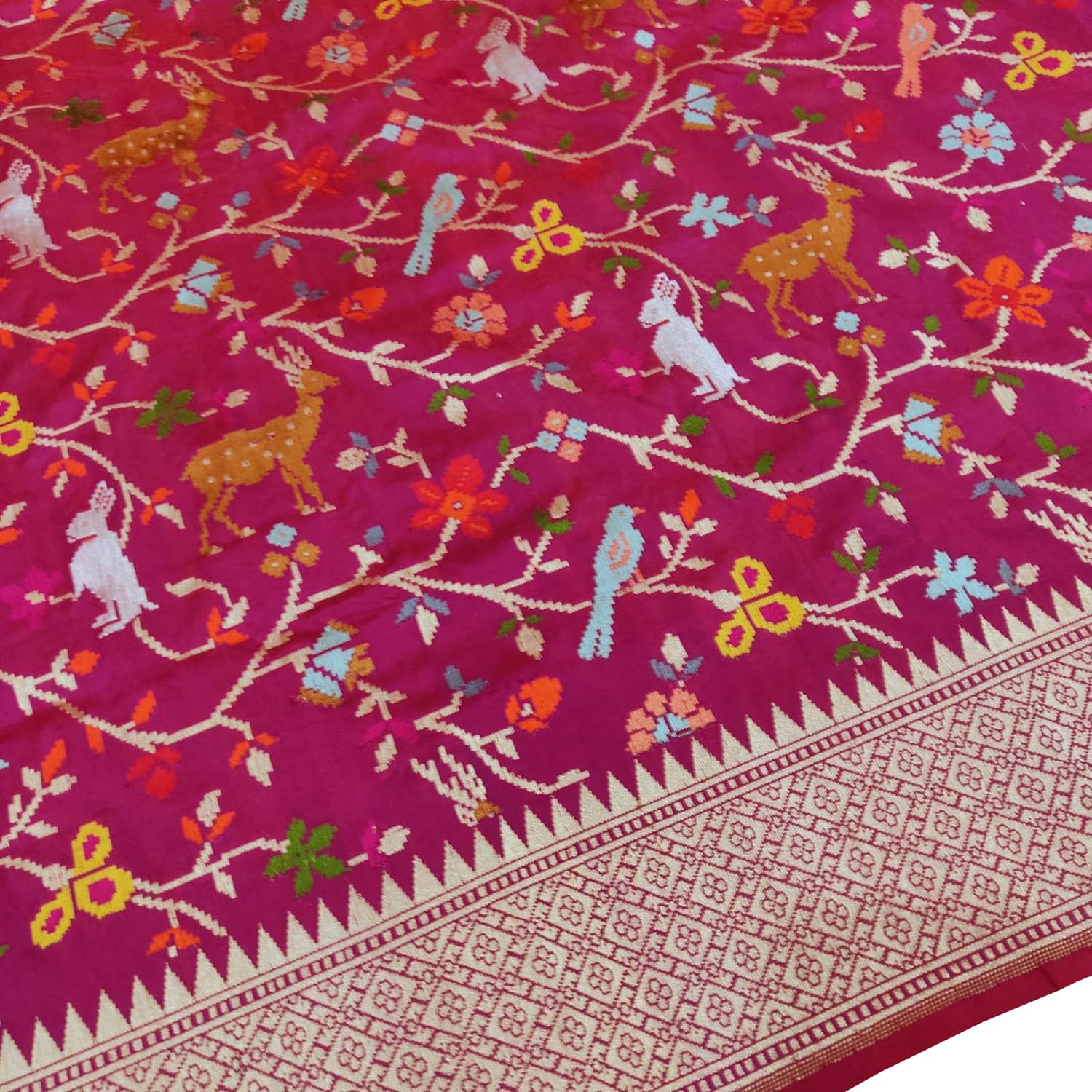 Pink Handloom Banarasi Pure Katan Silk Animal , Bird & Flower Design Saree - Luxurion World