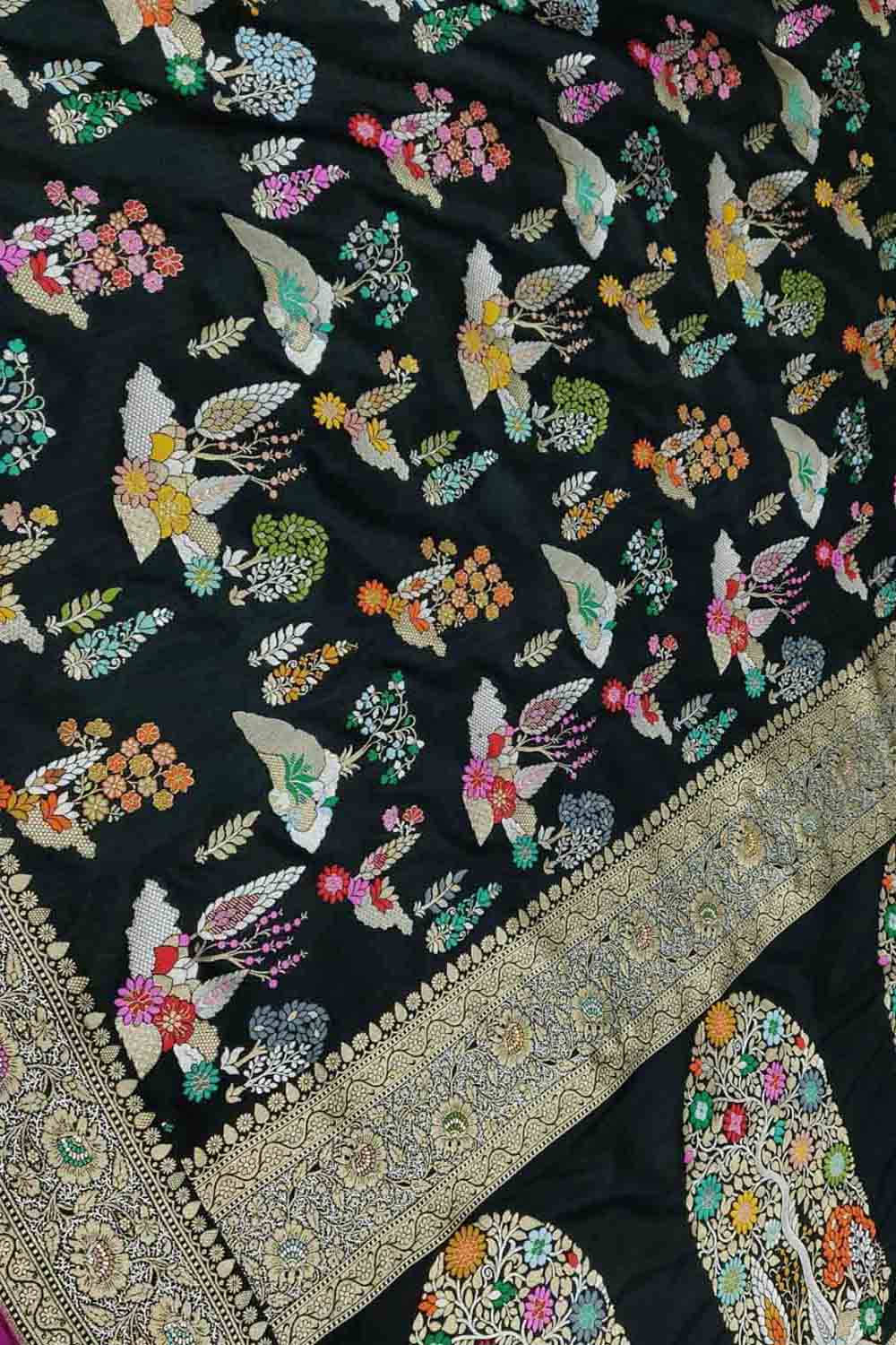 Black Handloom Banarasi Pure Katan Silk Flower Design Meenakari Saree - Luxurion World