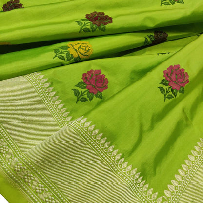 Green Handloom Banarasi Pure Katan Silk Flower Design Saree - Luxurion World