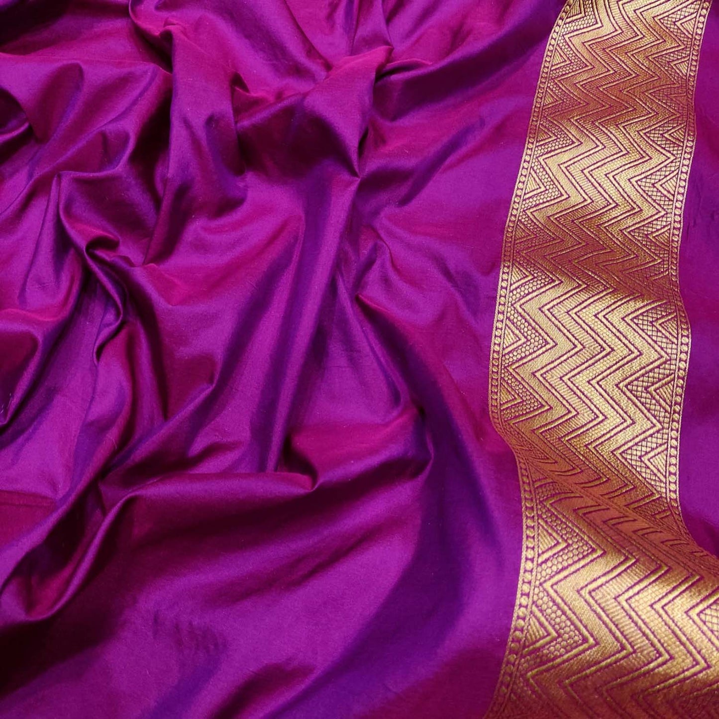 Purple Handloom Banarasi Pure Katan Silk Flower And Animal Design Meenakari Saree - Luxurion World