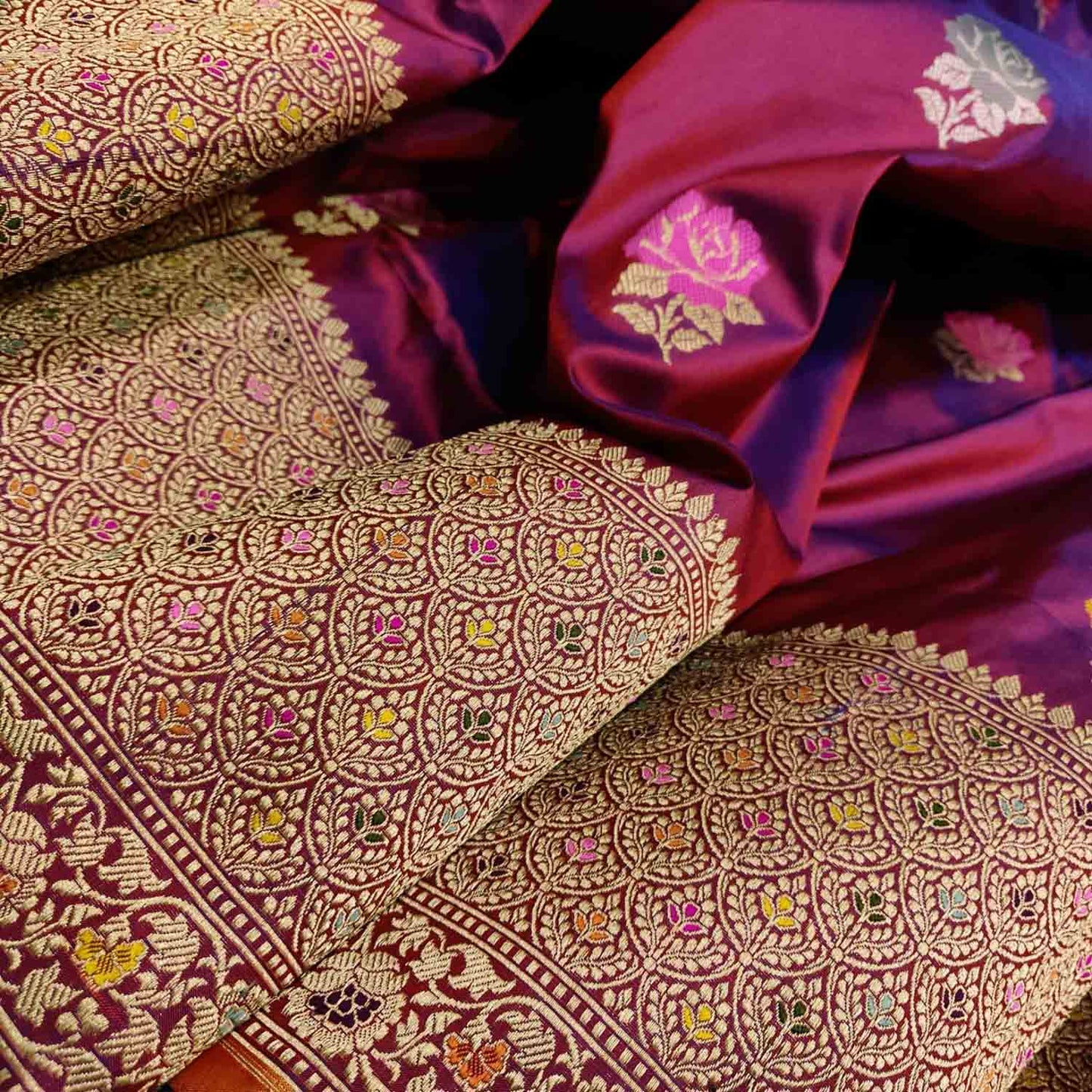 Exquisite Purple Handloom Banarasi Pure Katan Silk Saree with Flower Design - Luxurion World