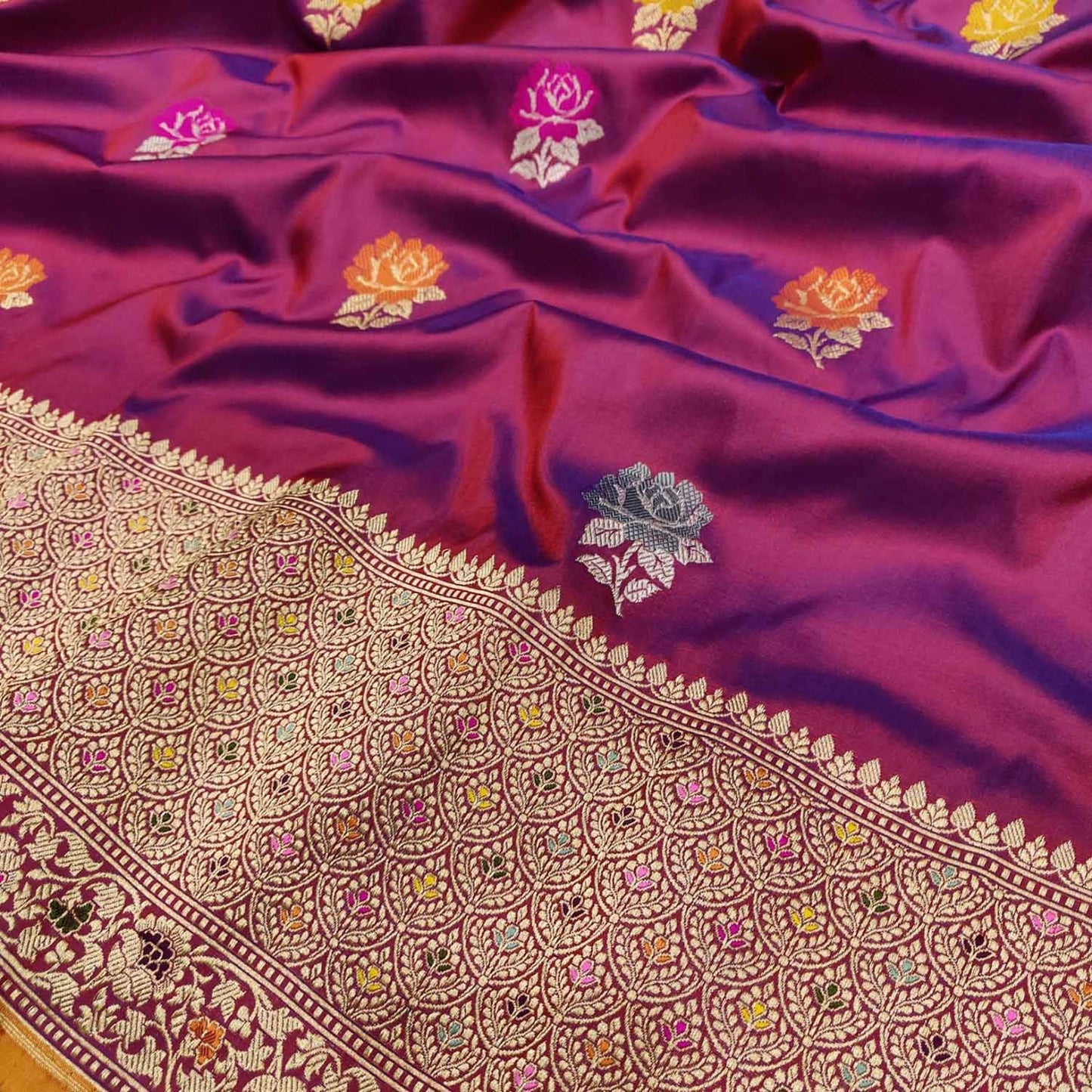 Exquisite Purple Handloom Banarasi Pure Katan Silk Saree with Flower Design - Luxurion World