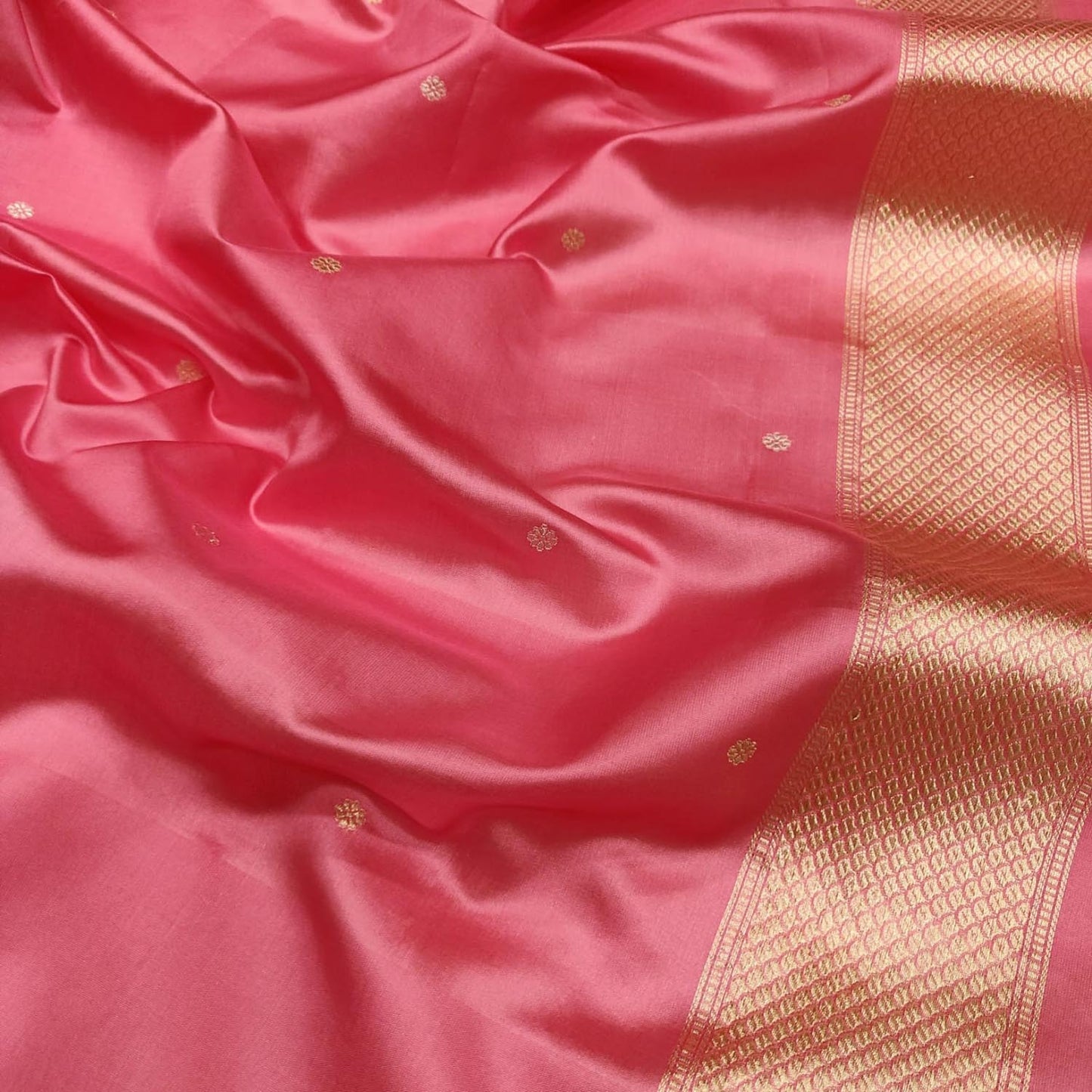 Pink Handloom Banarasi Pure Kora Silk Meenakari Flower Design Saree - Luxurion World